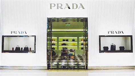 Prada store solaire resort